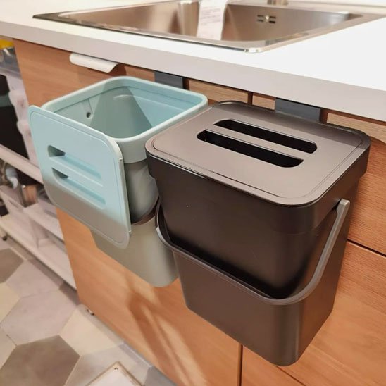 poubelle sous evier colorie bleu noir