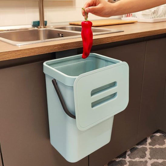 poubelle sous evier compacte bleu